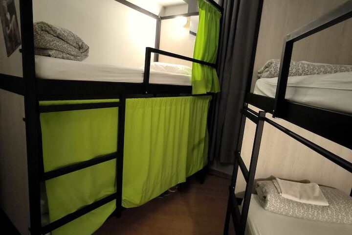 Room 28 of 71