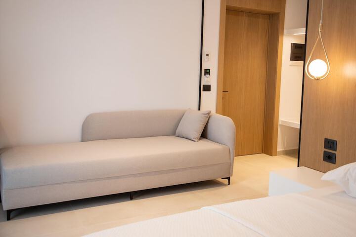 Room 11 of 38