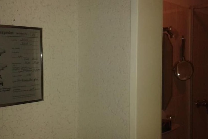 Room 13 of 26