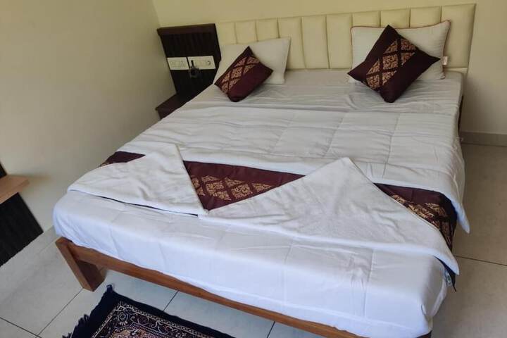 Room 3 of 18