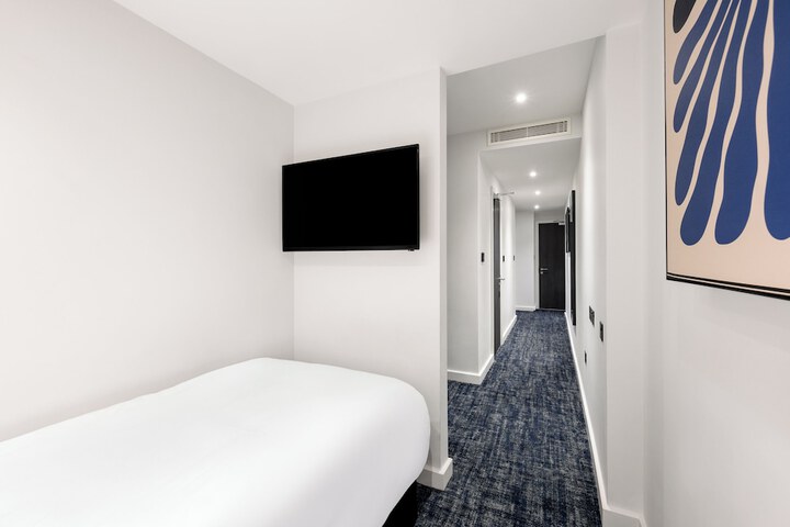 Room 29 of 61