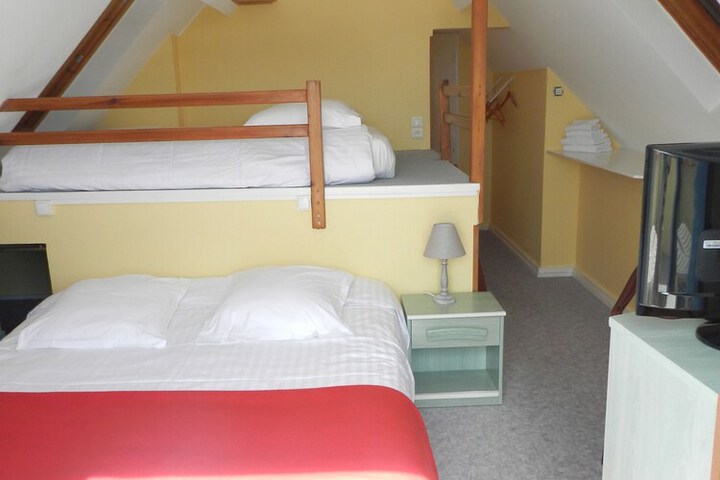 Room 55 of 100