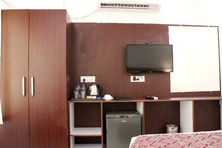 Room 27 of 30