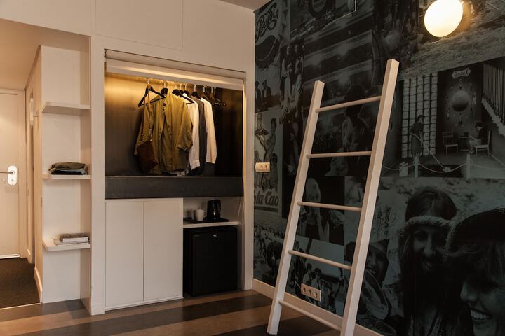 Room 12 of 52