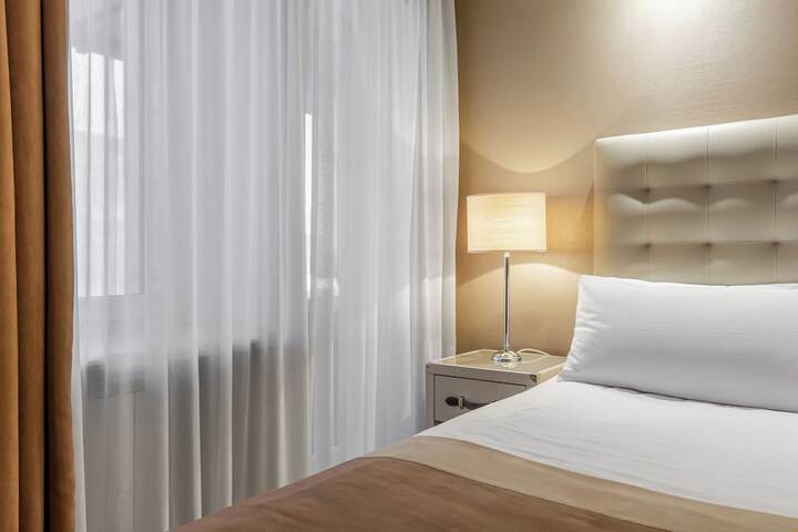 Room 9 of 39