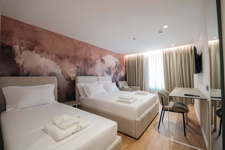 Room 37 of 86