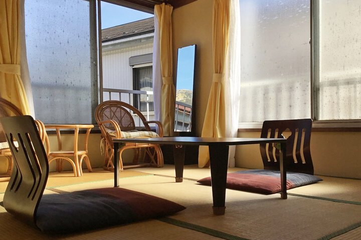 Room 6 of 92
