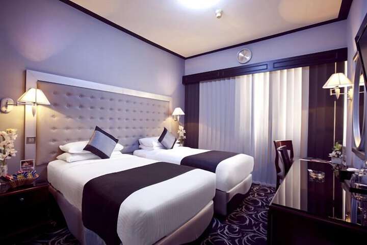 Room 10 of 36