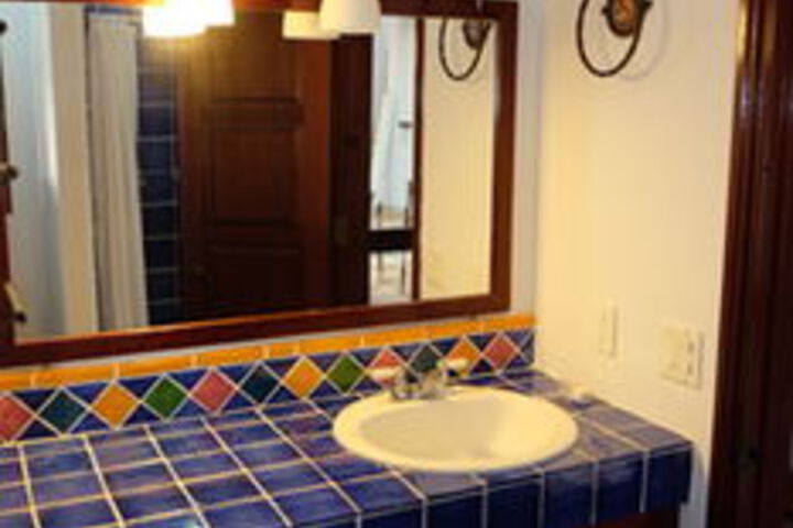 Room 4 of 25