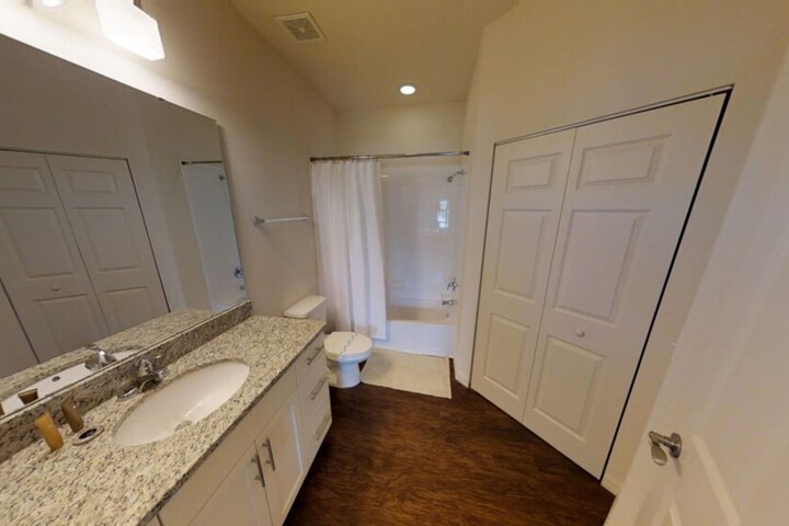 Room 12 of 18