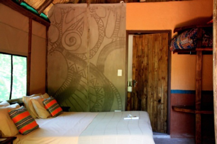 Room 204 of 792