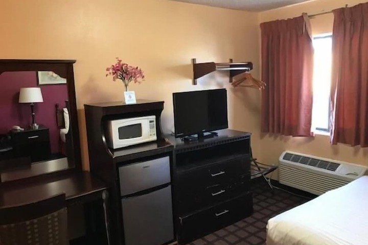 Room 17 of 42