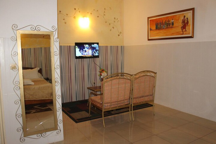 Room 4 of 20