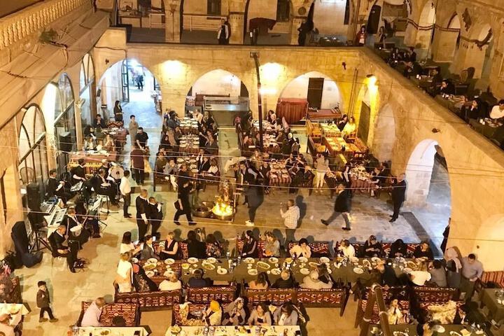Dining 17 of 20