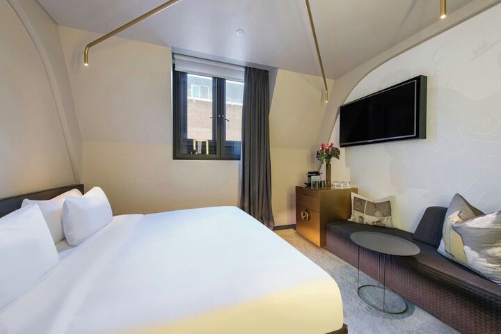Room 108 of 313