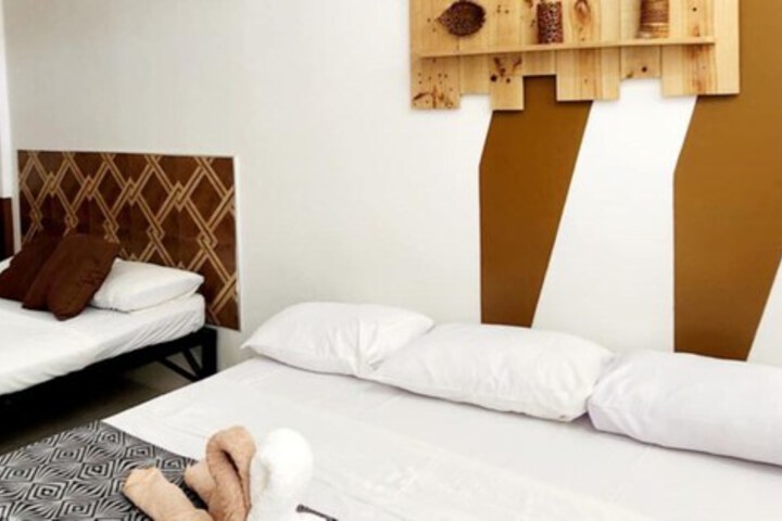 Room 2 of 87