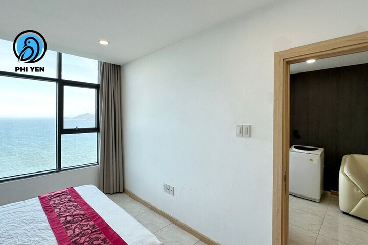 Room 18 of 32