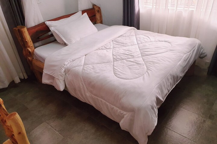 Room 3 of 53