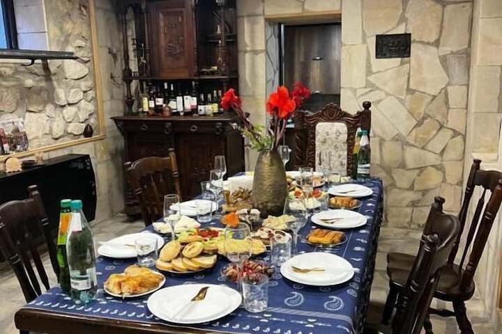 Dining 7 of 9