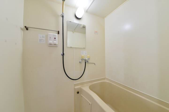 Room 33 of 51