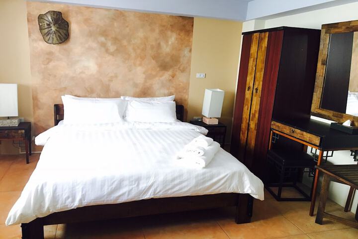 Room 15 of 81