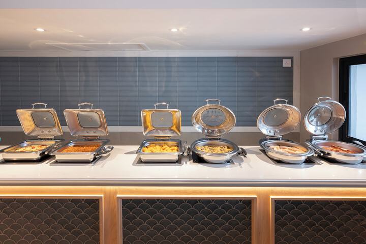 Dining 53 of 75
