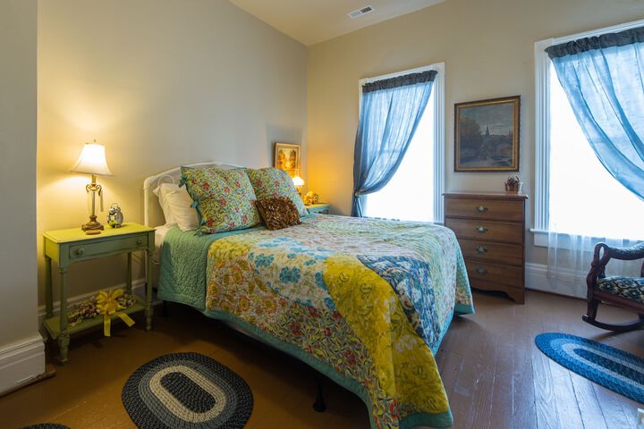 Room 13 of 32