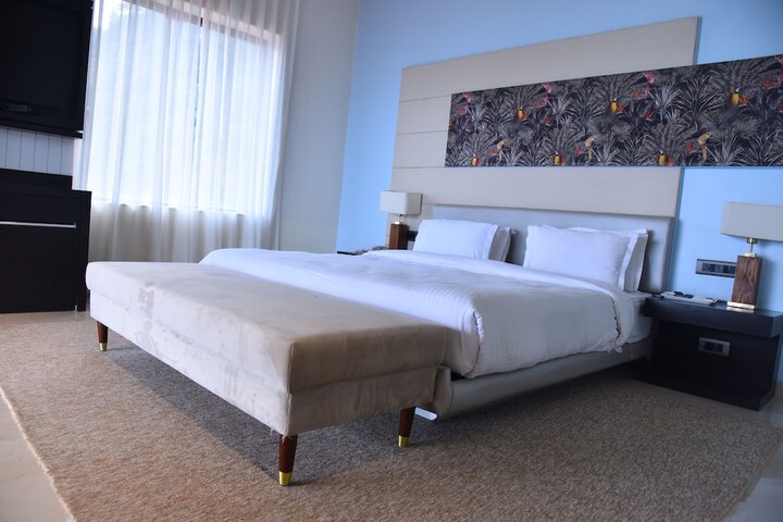 Room 10 of 49