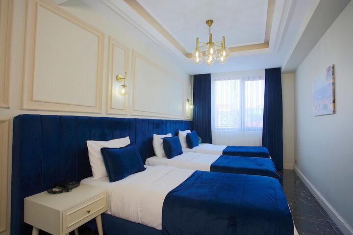 Room 9 of 75