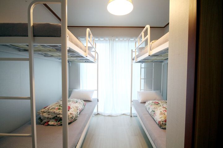 Room 2 of 38