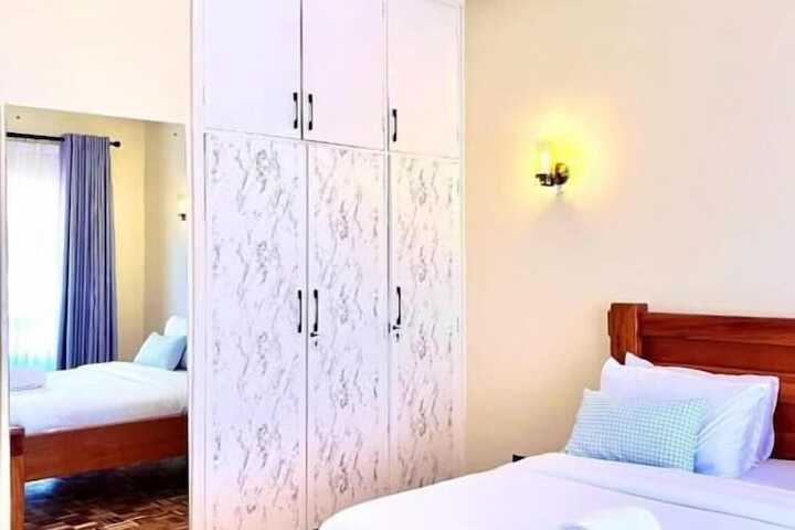 Room 4 of 22