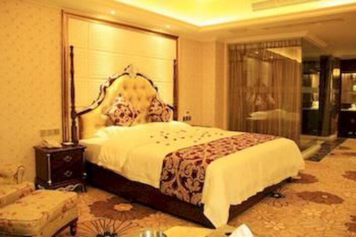 Yijia Hotel