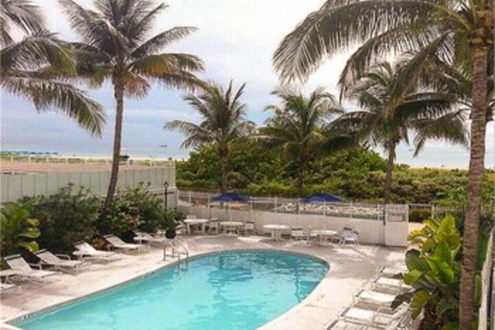 Pool 10 of 15