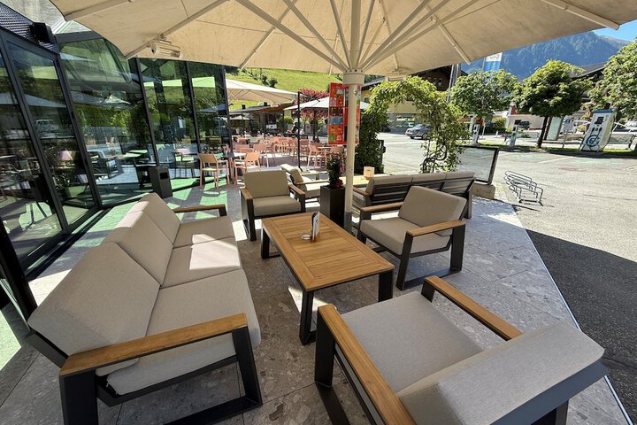 Sundeck 181 of 189