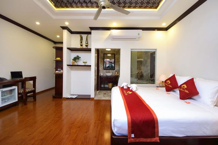 Room 8 of 32
