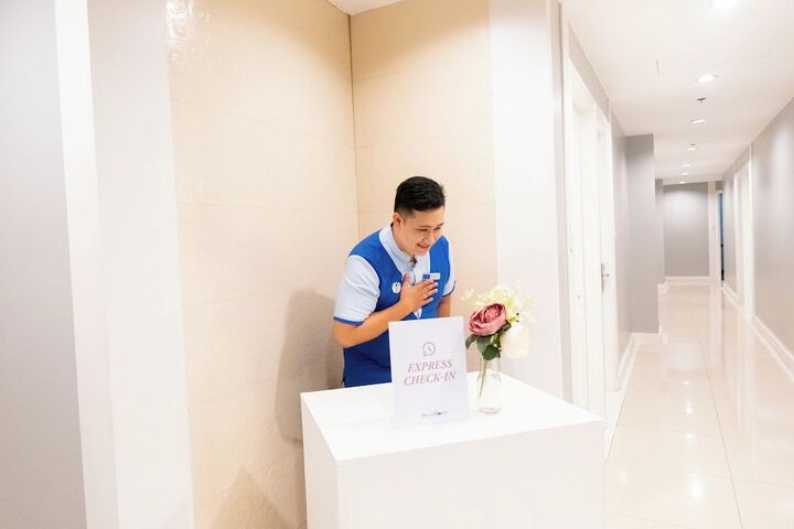 Ballroom/Hall 88 of 95