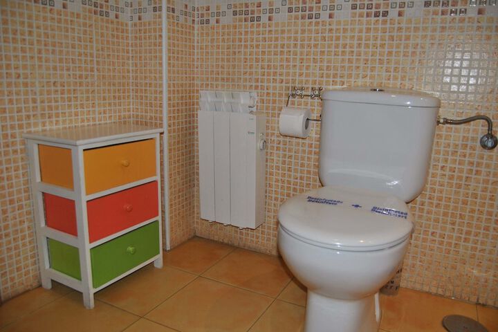 Room 151 of 181