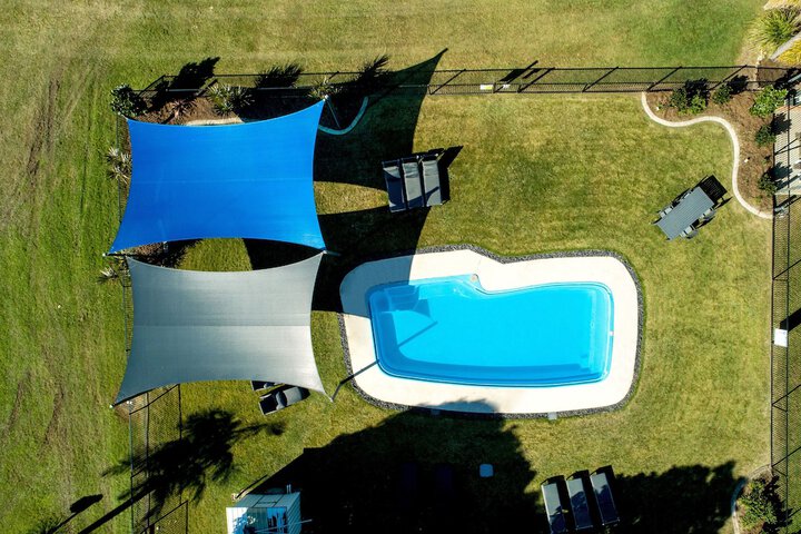 Pool 60 of 96