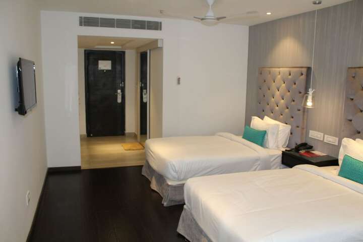 Room 6 of 40