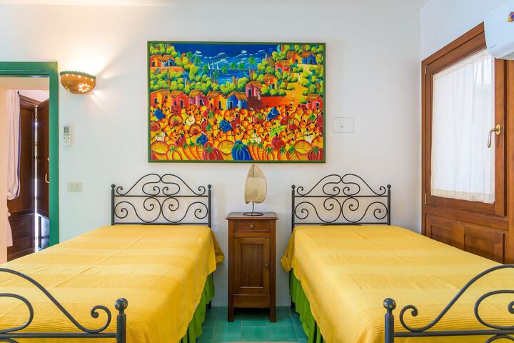 Room 2 of 24