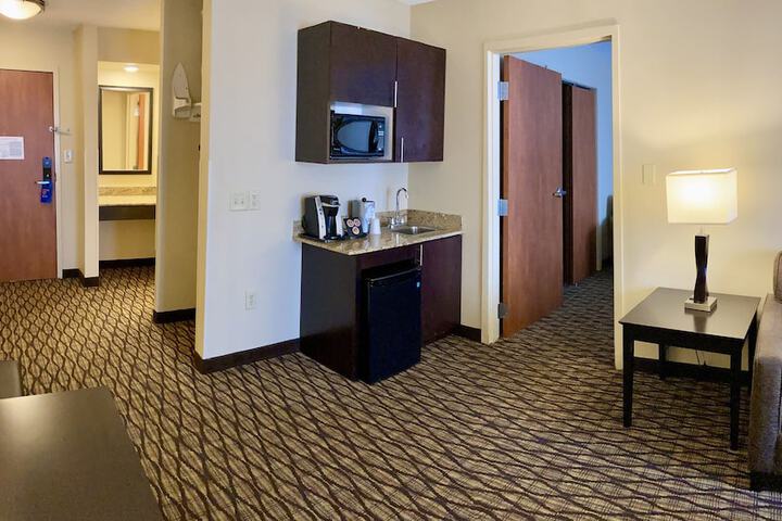 Room 30 of 65