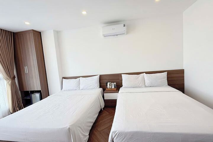 Room 7 of 32