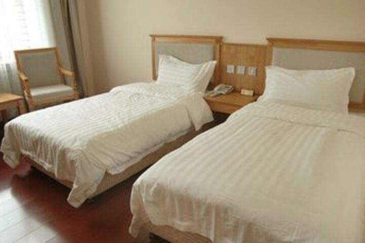 Room 8 of 20