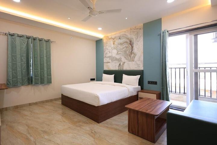 Room 8 of 42
