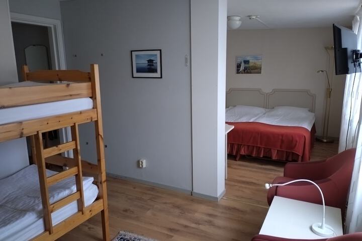Room 20 of 66