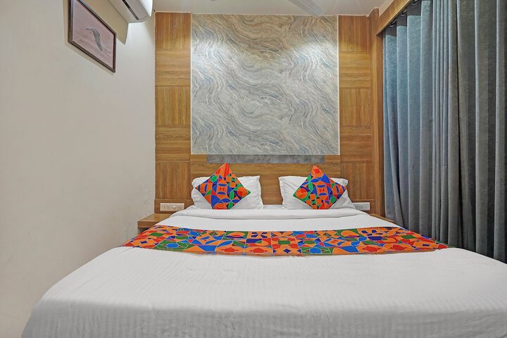 Room 15 of 27