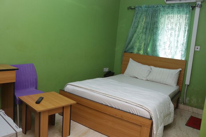 Room 5 of 20