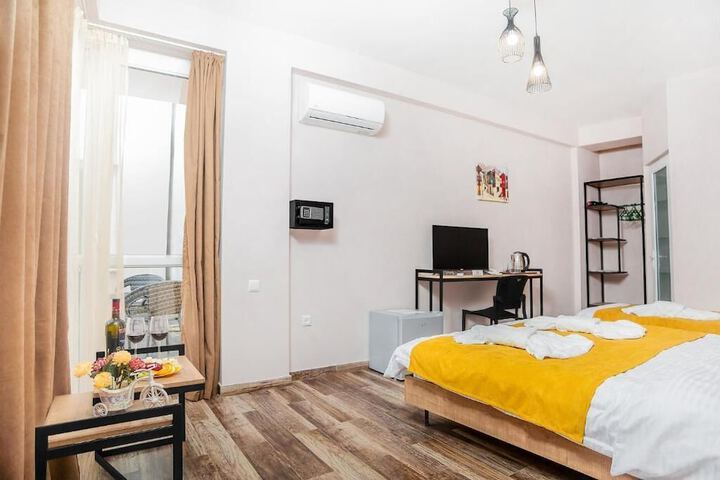 Room 7 of 48