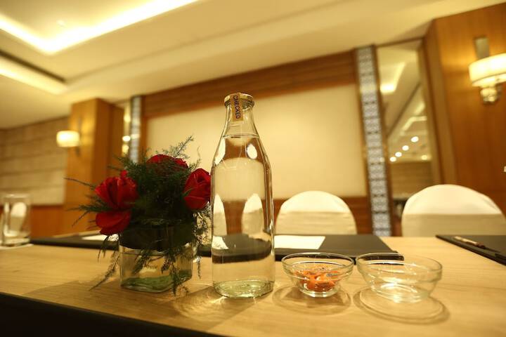 Ballroom/Hall 60 of 73