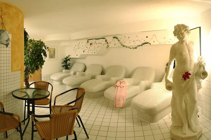 Spa 13 of 28